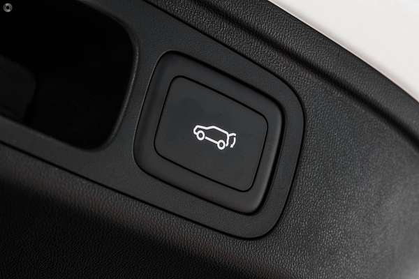 2025 MG HS Hybrid+ Essence AS33H