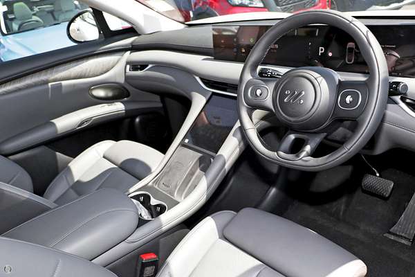 2025 MG IM6 Premium S12L