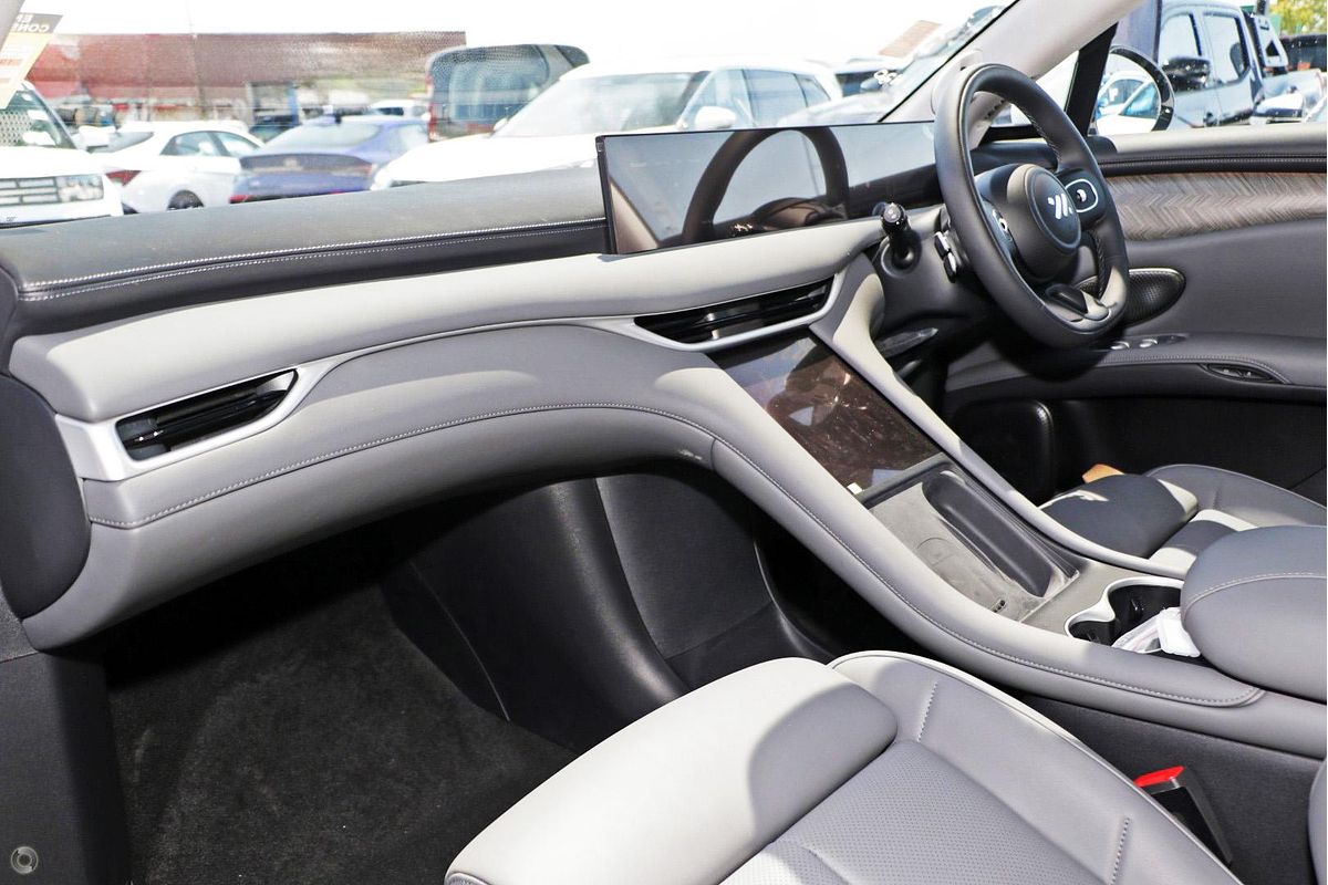 2025 MG IM6 Premium S12L