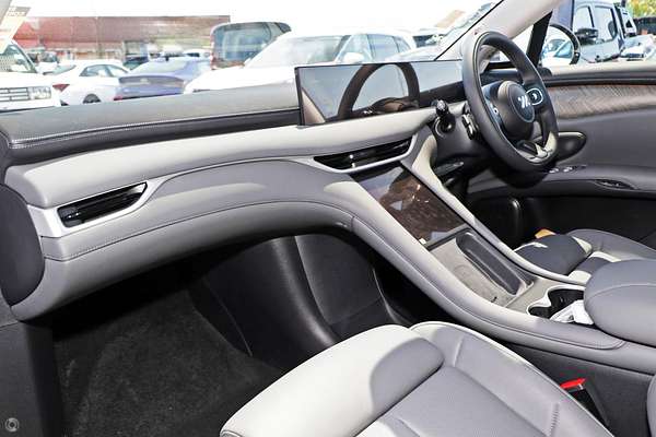 2025 MG IM6 Premium S12L