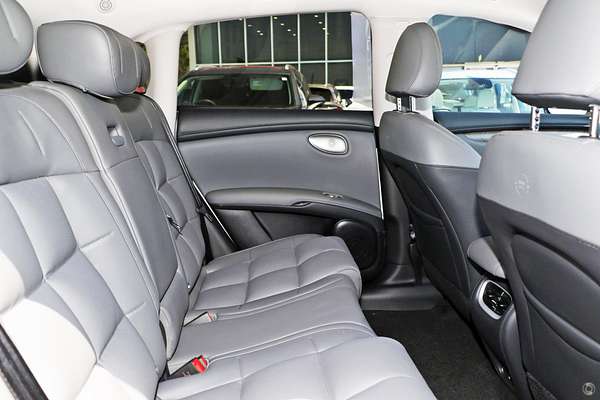 2025 MG IM6 Premium S12L