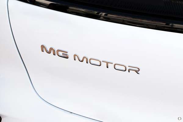 2025 MG IM6 Premium S12L