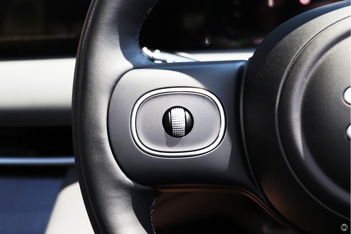 2025 MG IM6 Premium S12L