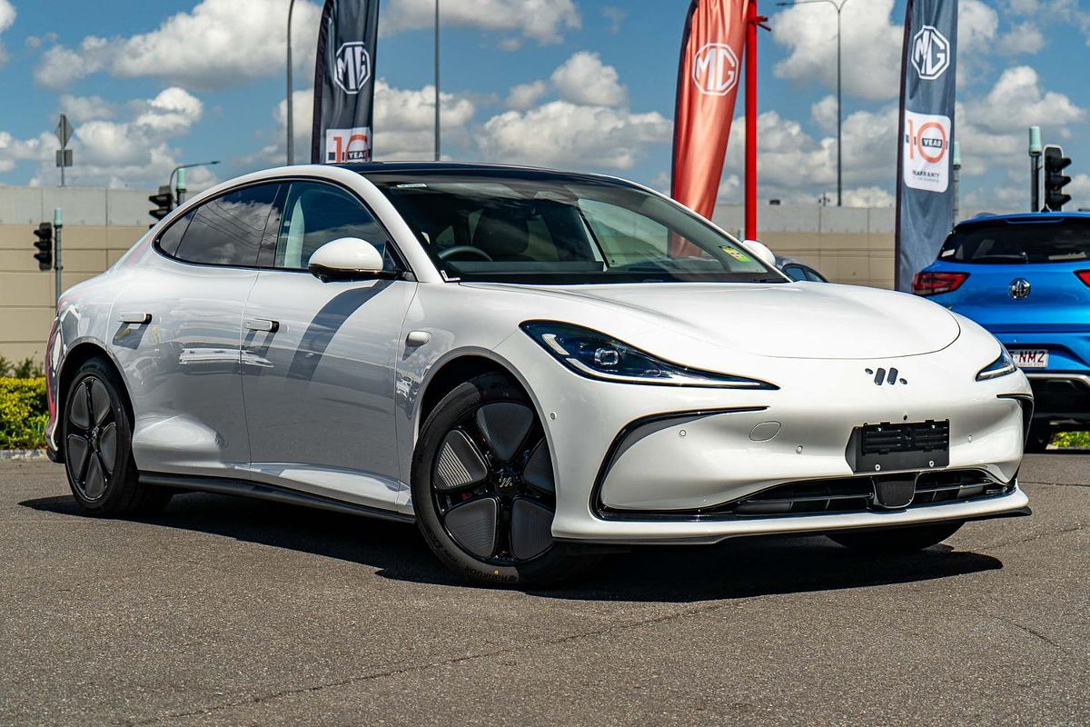 2025 MG IM5 Premium P12L