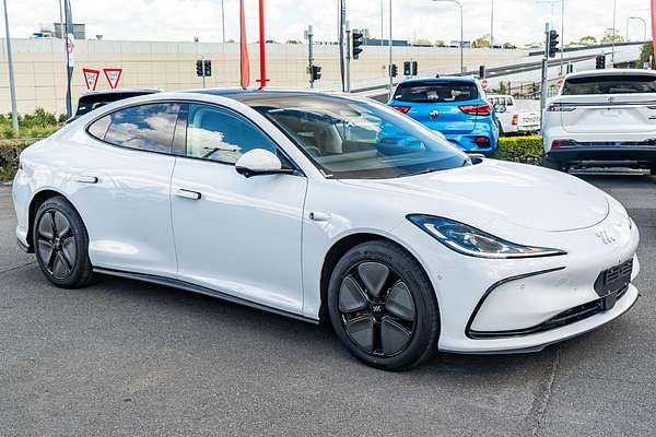 2025 MG IM5 Premium P12L