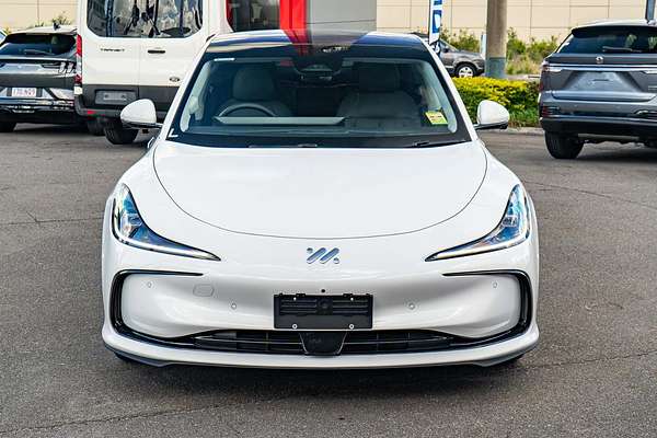 2025 MG IM5 Premium P12L