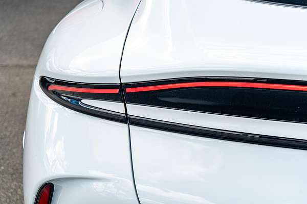 2025 MG IM5 Premium P12L