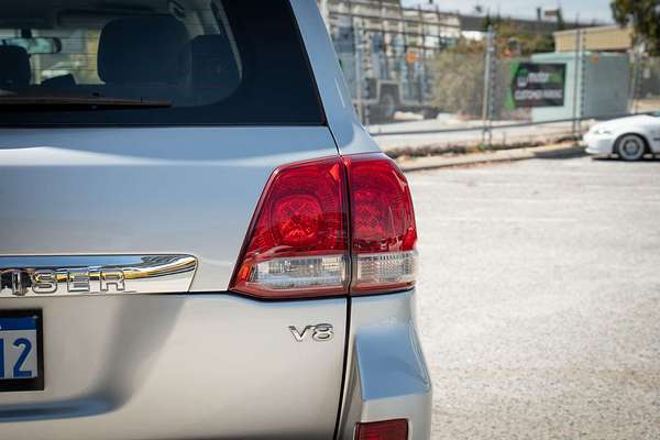 2011 Toyota Landcruiser GXL VDJ200R