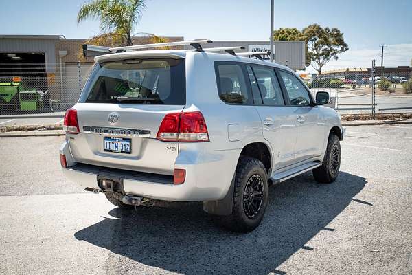 2011 Toyota Landcruiser GXL VDJ200R
