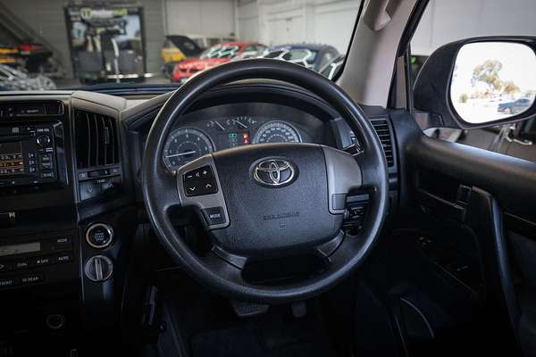 2011 Toyota Landcruiser GXL VDJ200R