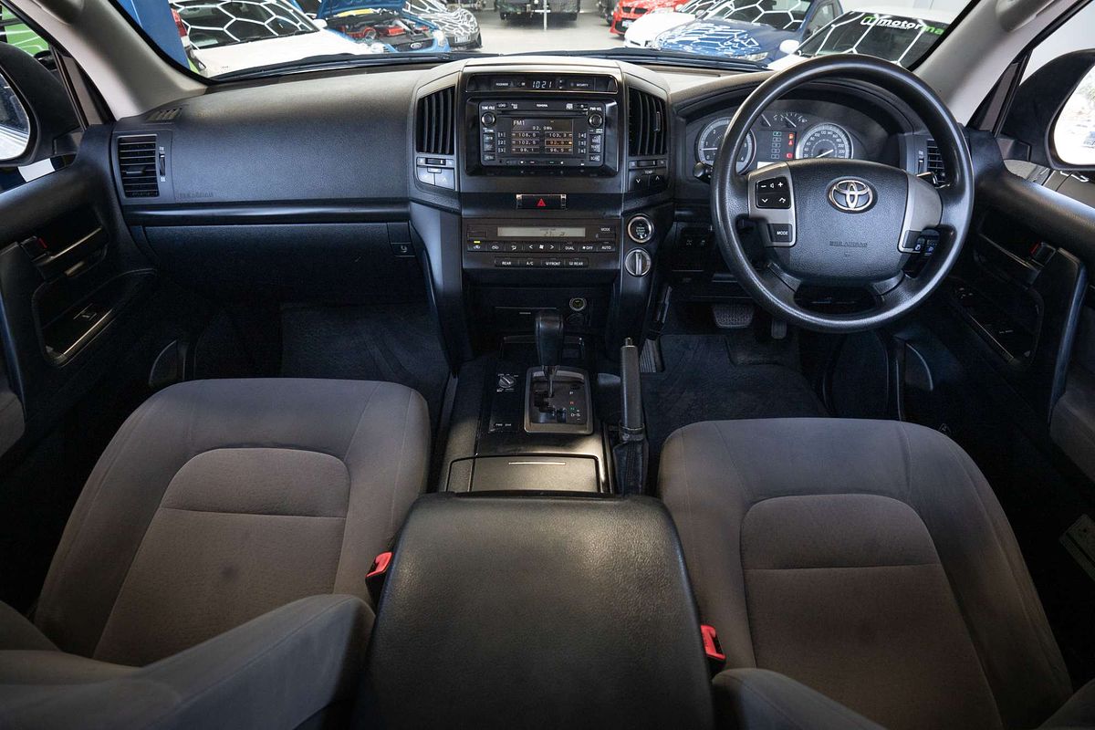 2011 Toyota Landcruiser GXL VDJ200R