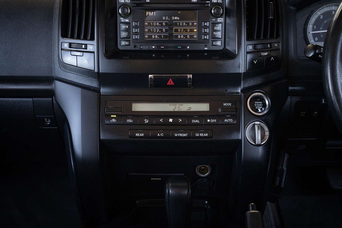 2011 Toyota Landcruiser GXL VDJ200R