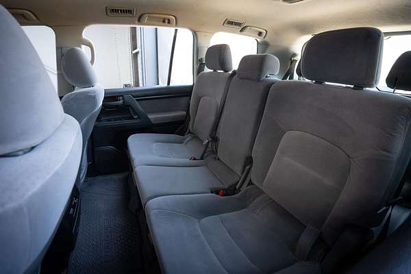 2011 Toyota Landcruiser GXL VDJ200R
