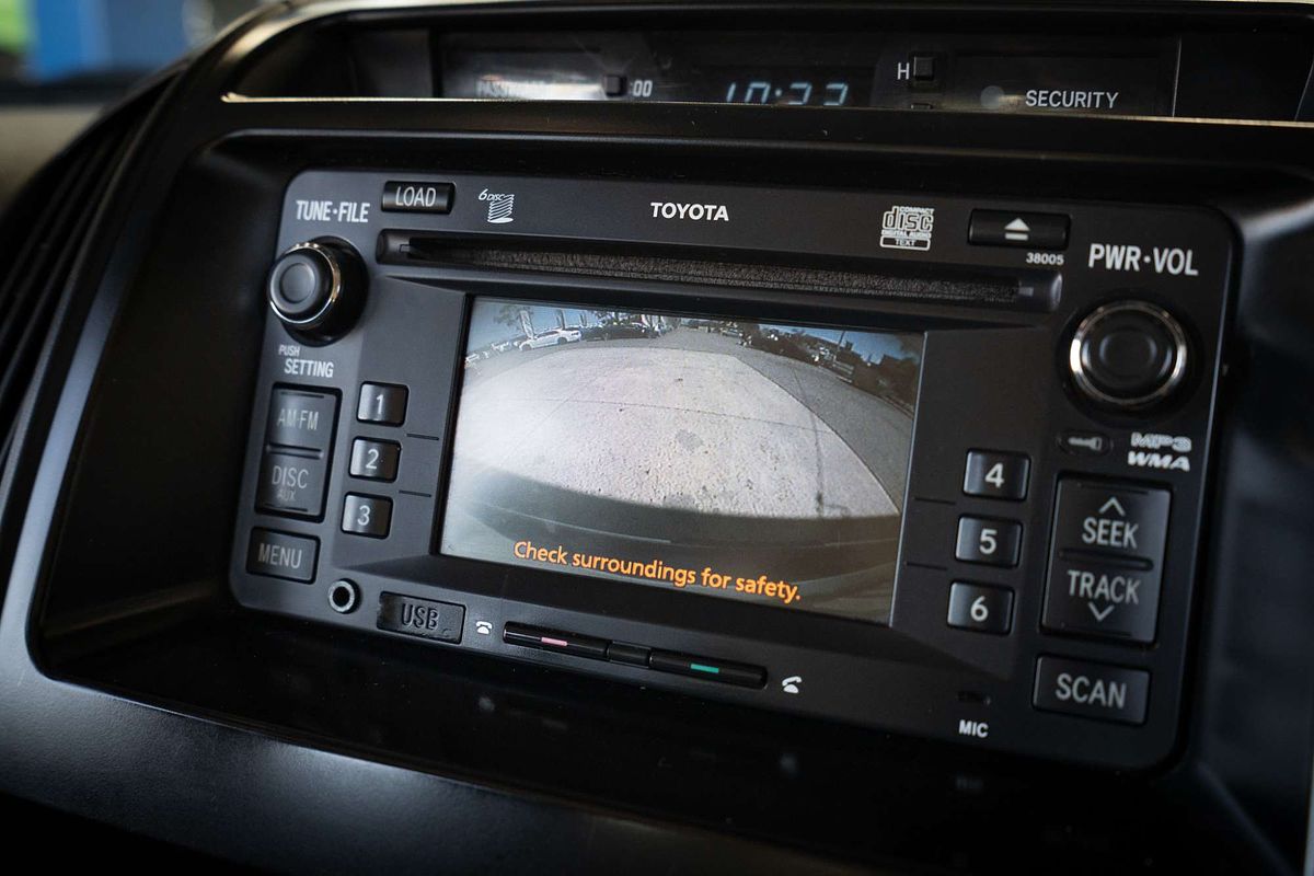 2011 Toyota Landcruiser GXL VDJ200R