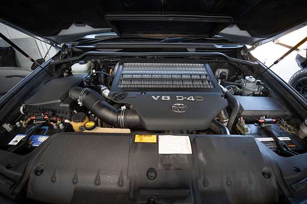 2011 Toyota Landcruiser GXL VDJ200R