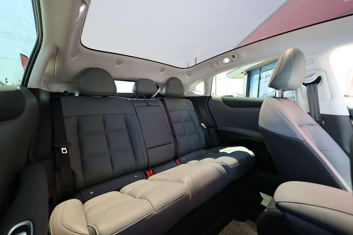 2025 MG IM5 Performance P12L