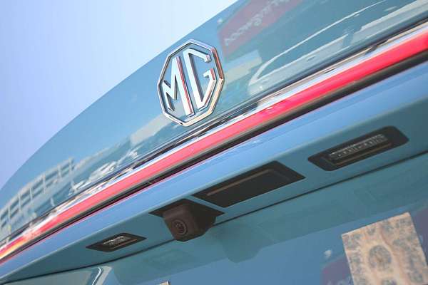 2025 MG HS Vibe AS33