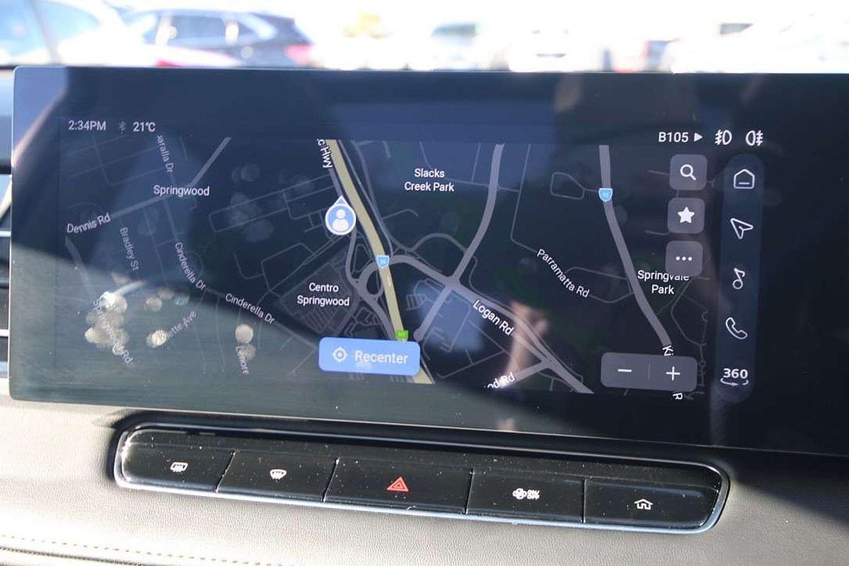 2024 MG HS Essence AS33