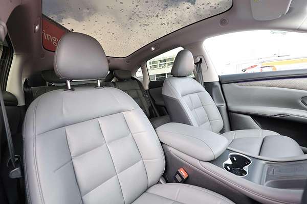 2025 MG IM6 Performance S12L