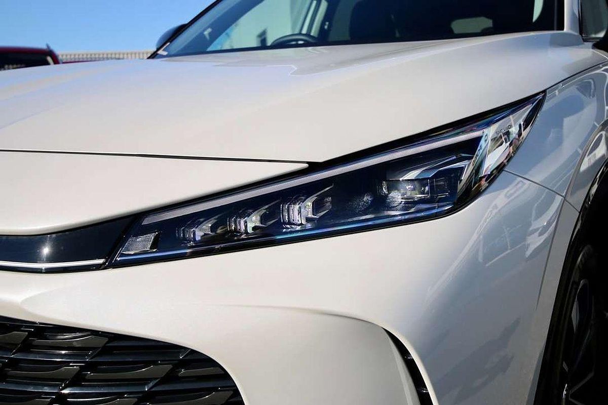 2024 MG HS Essence AS33