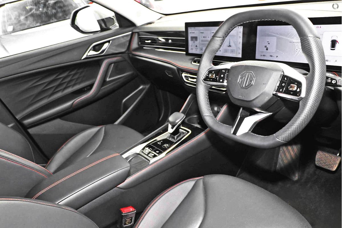 2025 MG HS Excite AS33