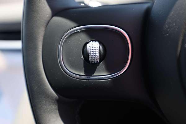 2025 MG IM5 Performance P12L