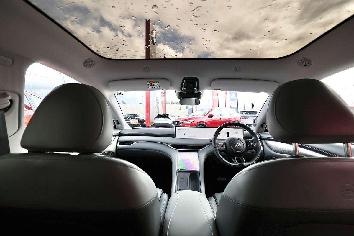 2025 MG IM6 Performance S12L