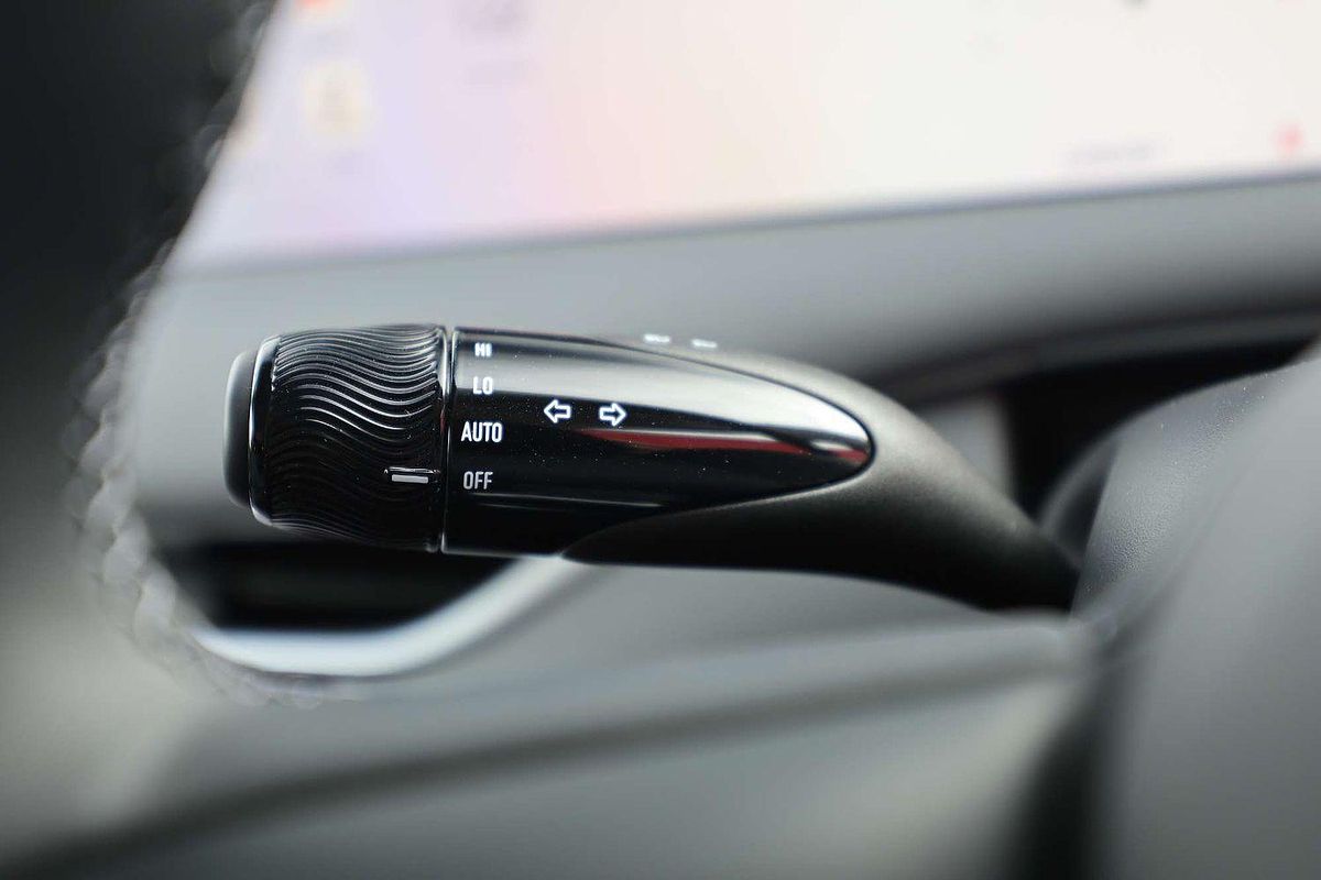 2025 MG IM6 Performance S12L