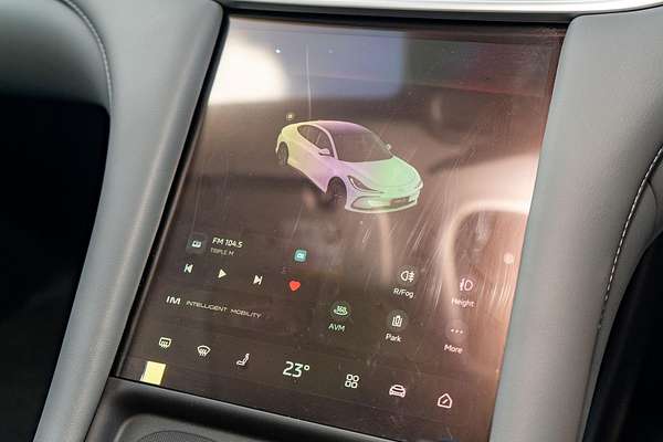 2025 MG IM5 Premium P12L