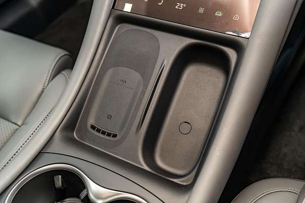 2025 MG IM5 Premium P12L