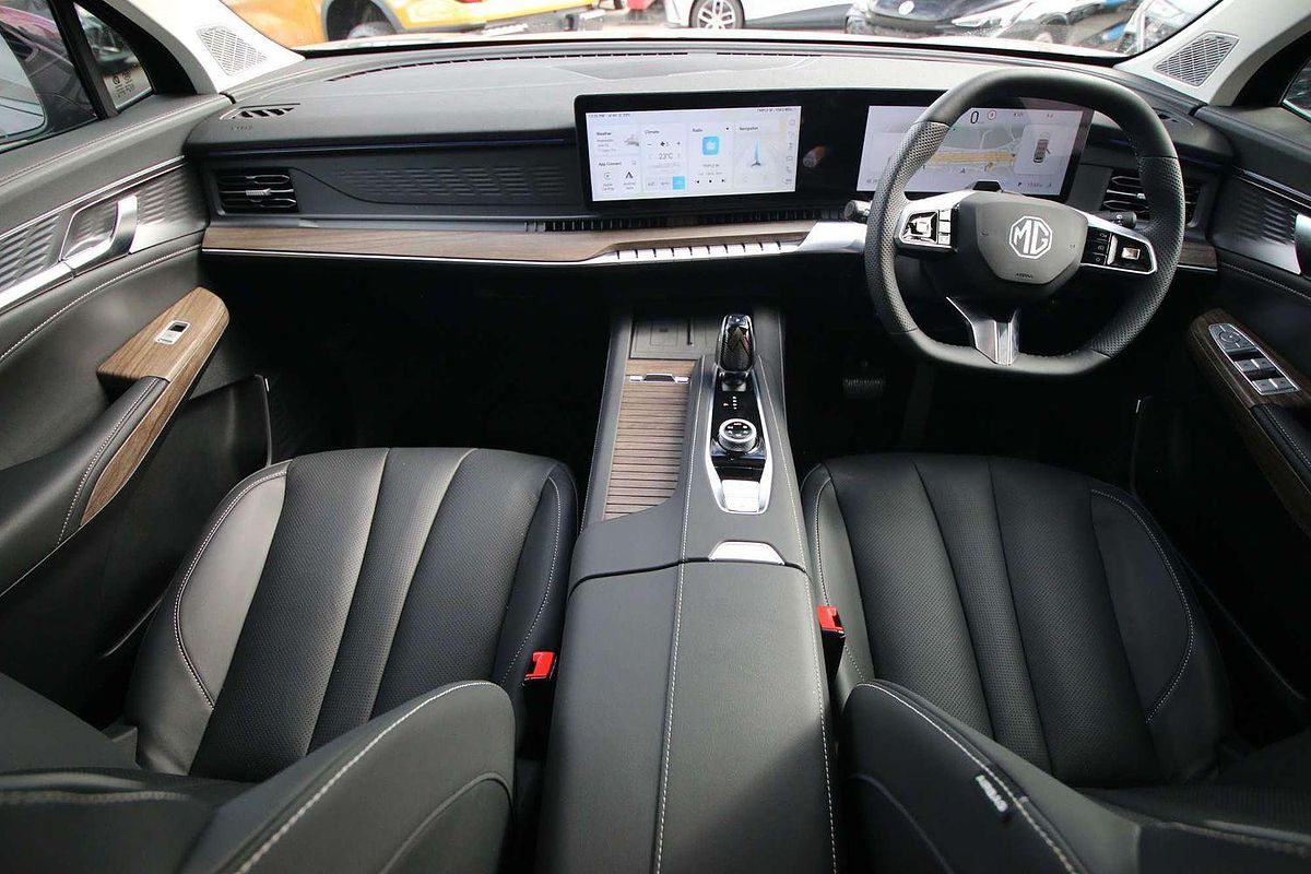 2025 MG QS Essence IS31
