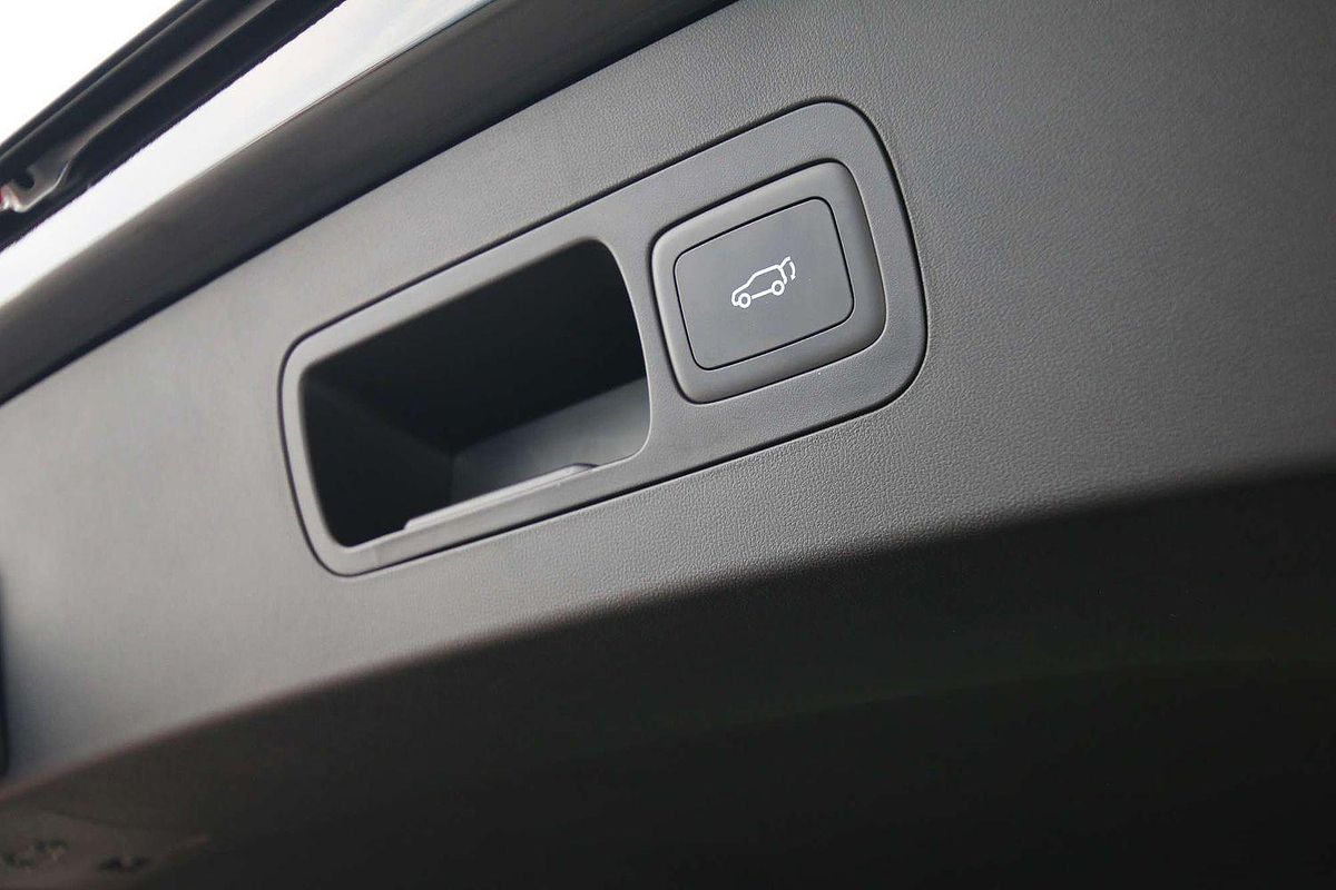 2025 MG QS Essence IS31