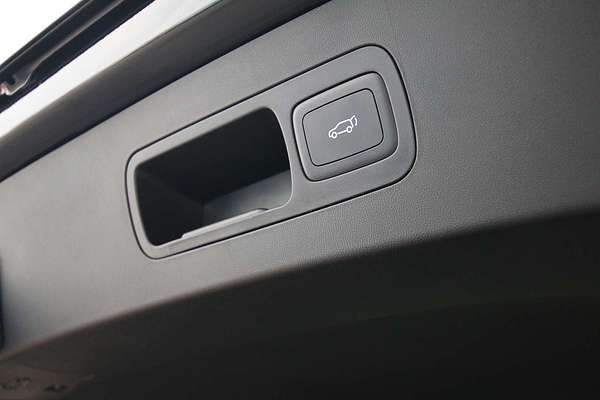 2025 MG QS Essence IS31