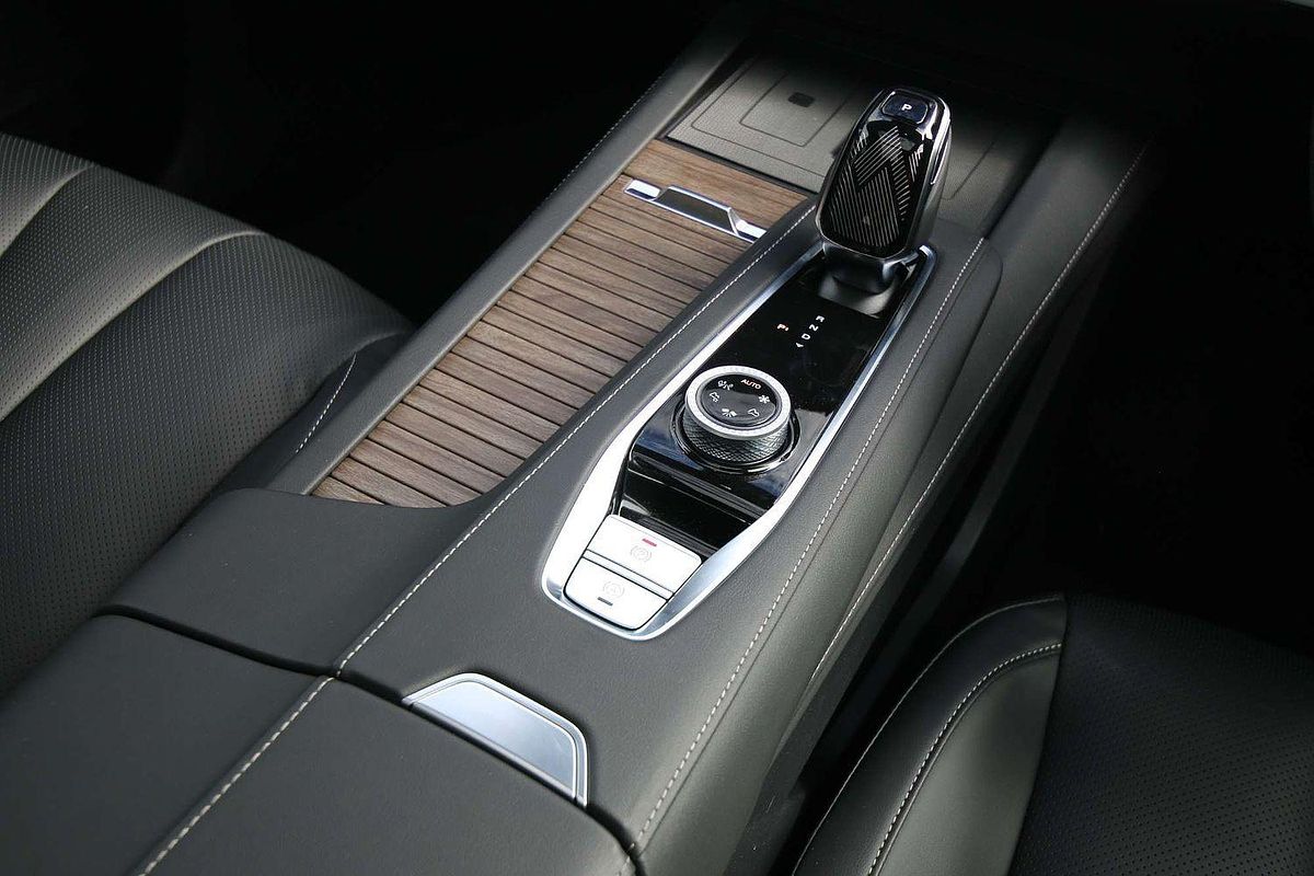 2025 MG QS Essence IS31