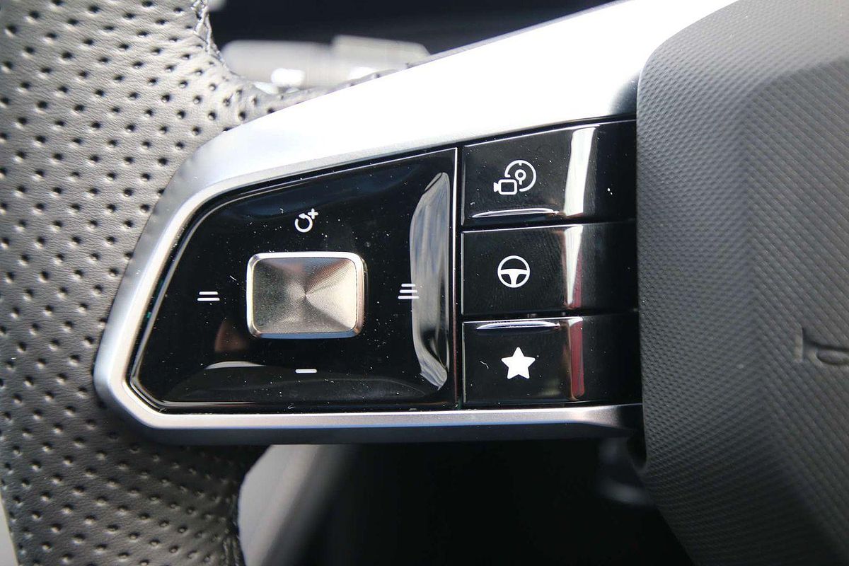 2025 MG QS Essence IS31