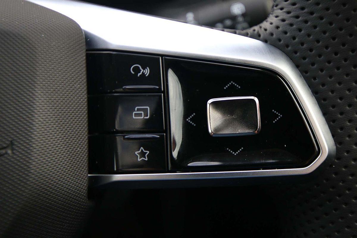 2025 MG QS Essence IS31