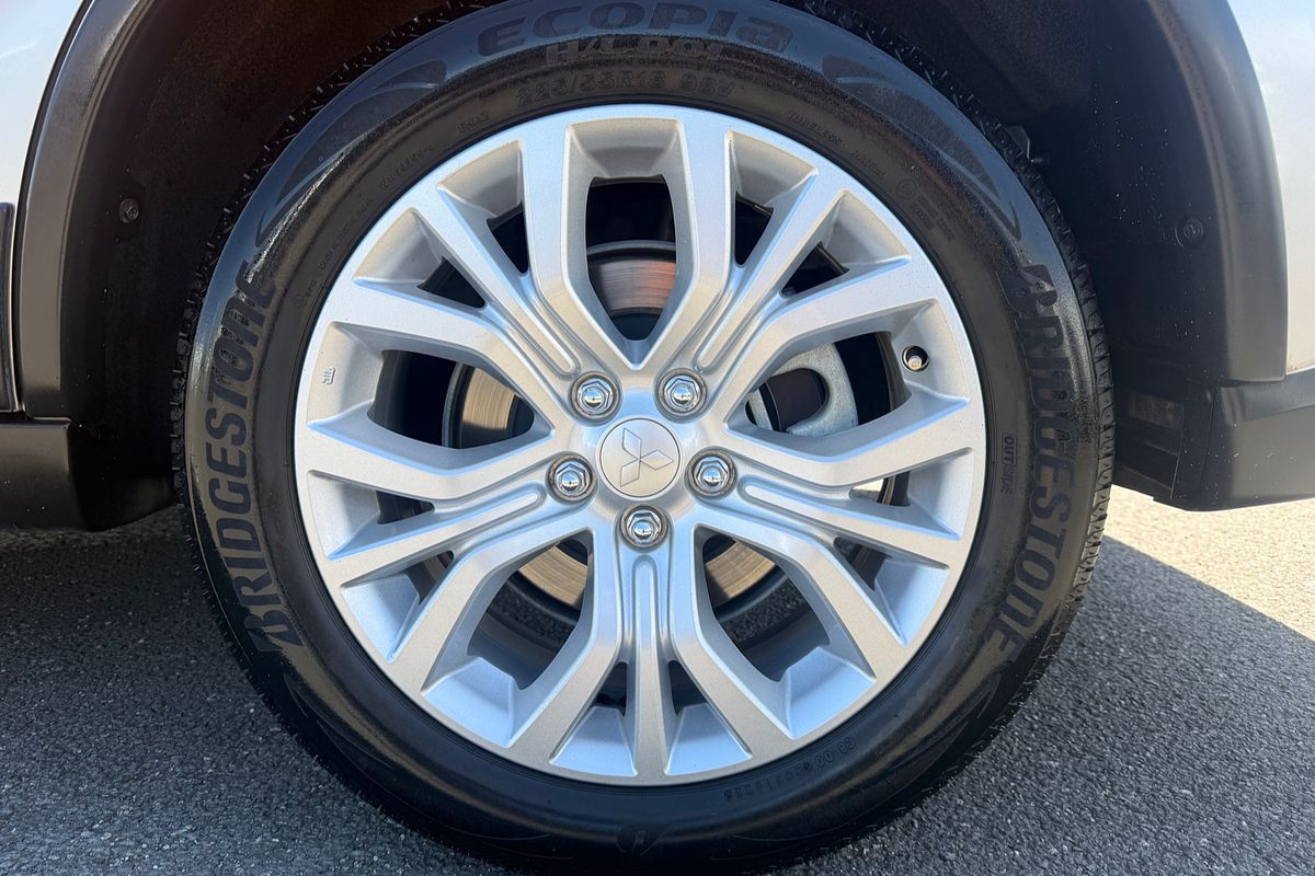 2019 Mitsubishi Outlander ES ADAS ZL