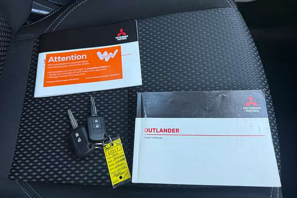 2019 Mitsubishi Outlander ES ADAS ZL