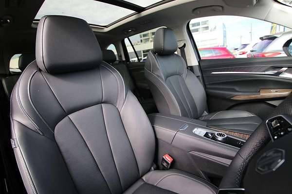 2025 MG QS Essence IS31