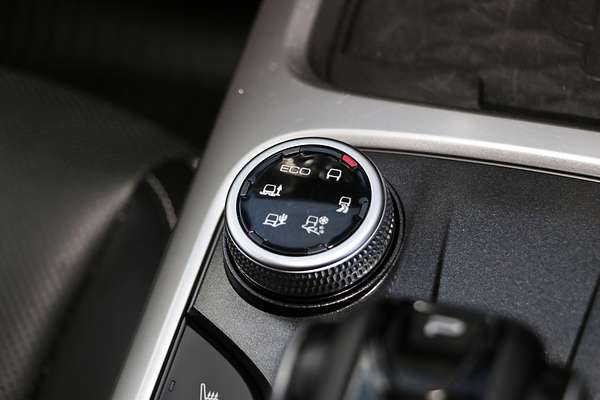 2023 GWM Tank 300 Ultra Hybrid P01