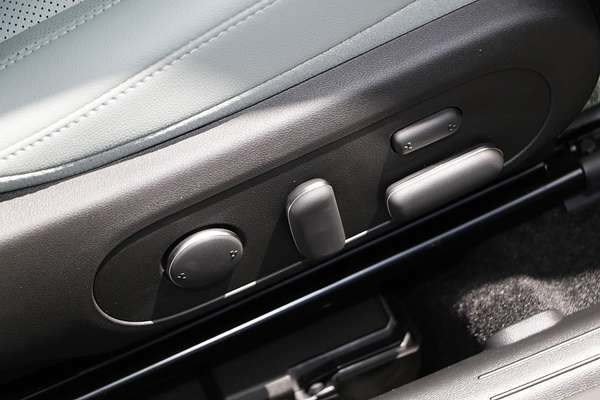 2025 Hyundai Kona Premium SX2.V3