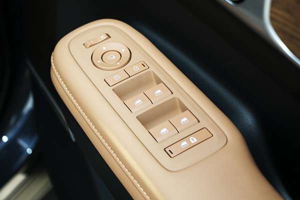 2025 Hyundai Santa Fe Hybrid Calligraphy MX5.V2