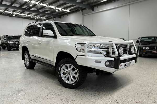 2017 Toyota Landcruiser Sahara VDJ200R