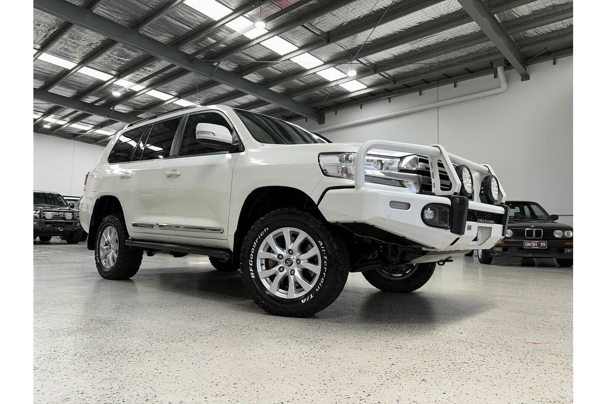 2017 Toyota Landcruiser Sahara VDJ200R