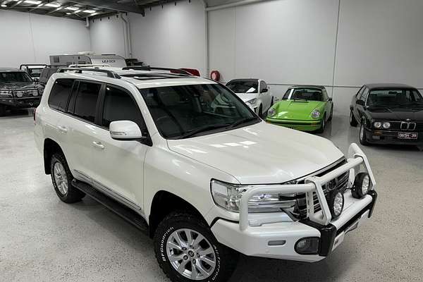 2017 Toyota Landcruiser Sahara VDJ200R