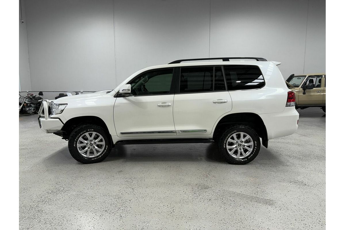 2017 Toyota Landcruiser Sahara VDJ200R