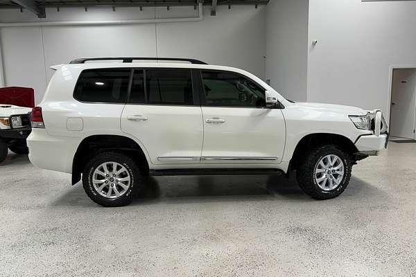 2017 Toyota Landcruiser Sahara VDJ200R