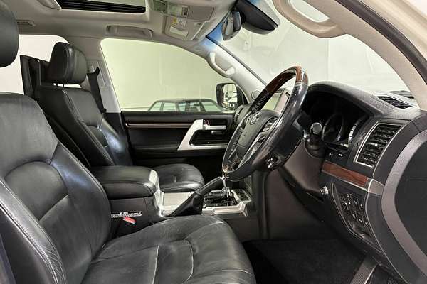 2017 Toyota Landcruiser Sahara VDJ200R