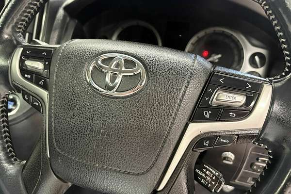 2017 Toyota Landcruiser Sahara VDJ200R
