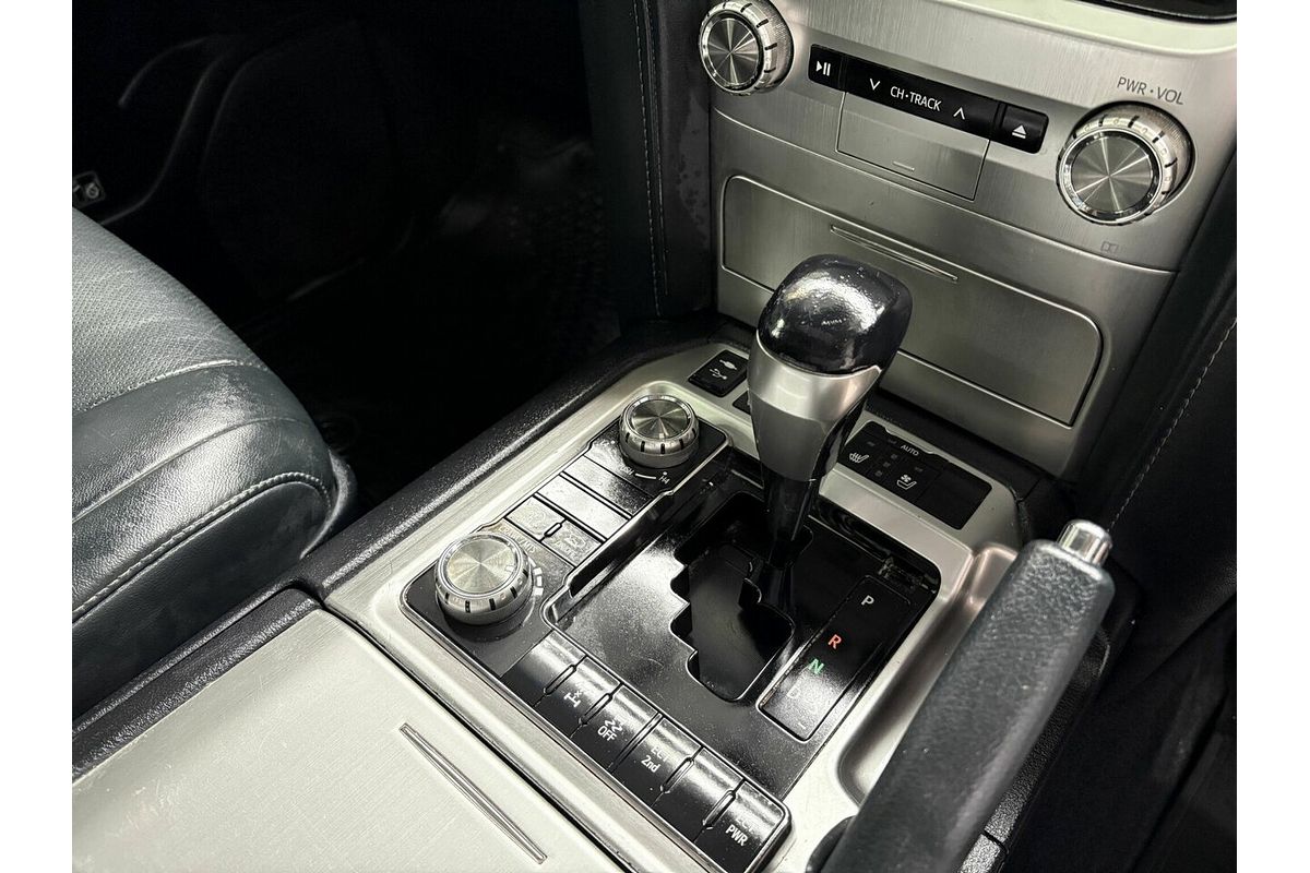 2017 Toyota Landcruiser Sahara VDJ200R